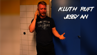 Videovorschau von Nickolas Kluth, der ein Telefon mit Jessy Jay führt